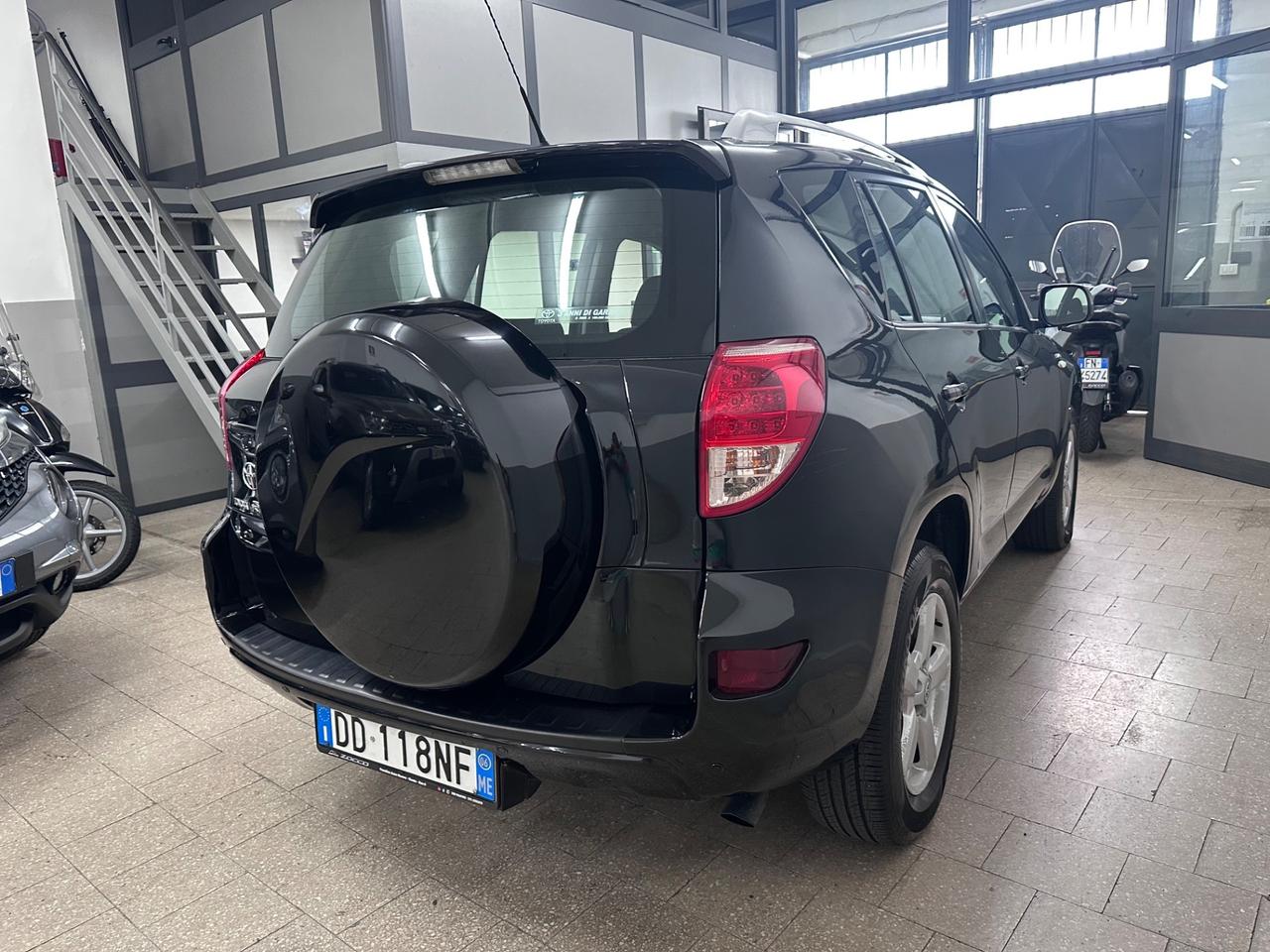 Toyota RAV 4 RAV4 2.2 D-4D 136 CV Luxury 11/2006