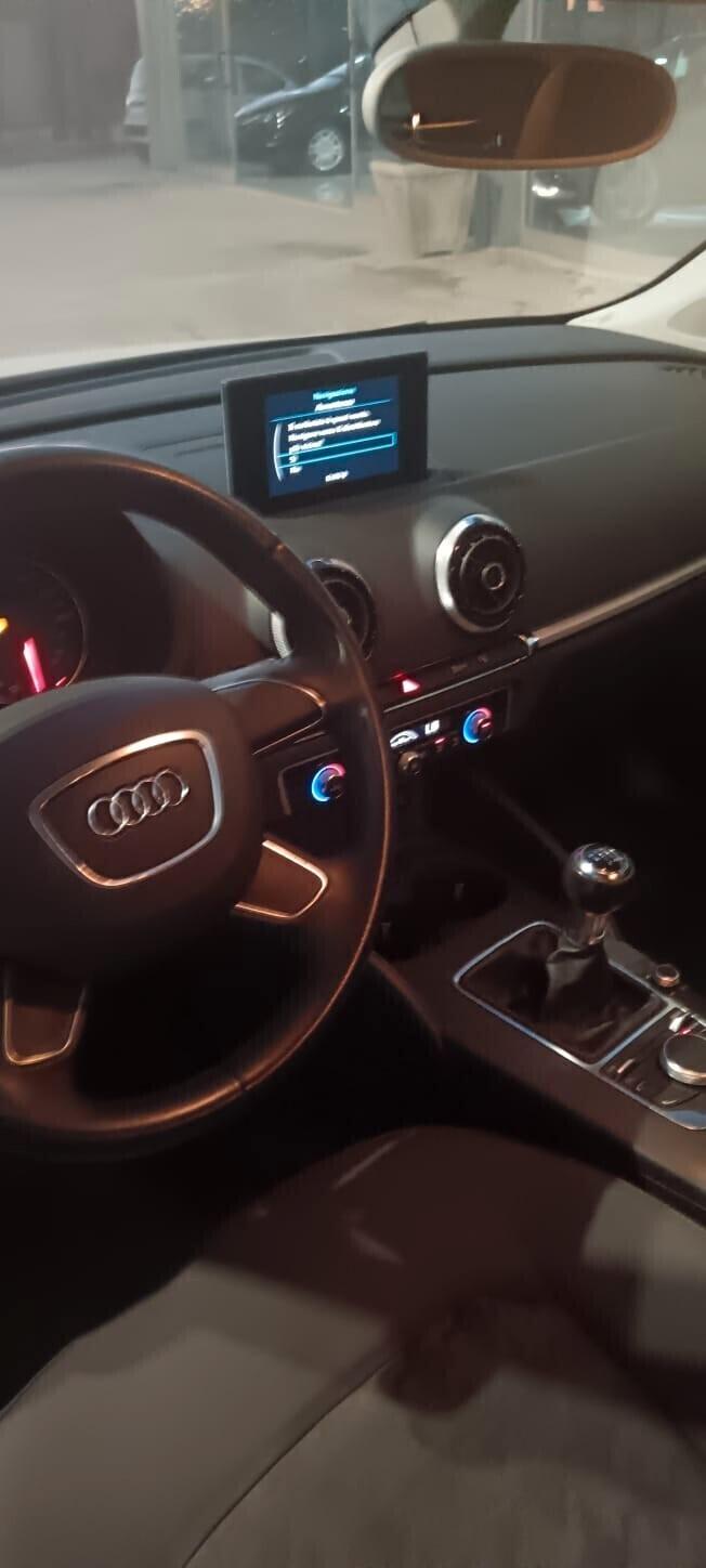 Audi A3 SPB 30 TDI Business Advanced