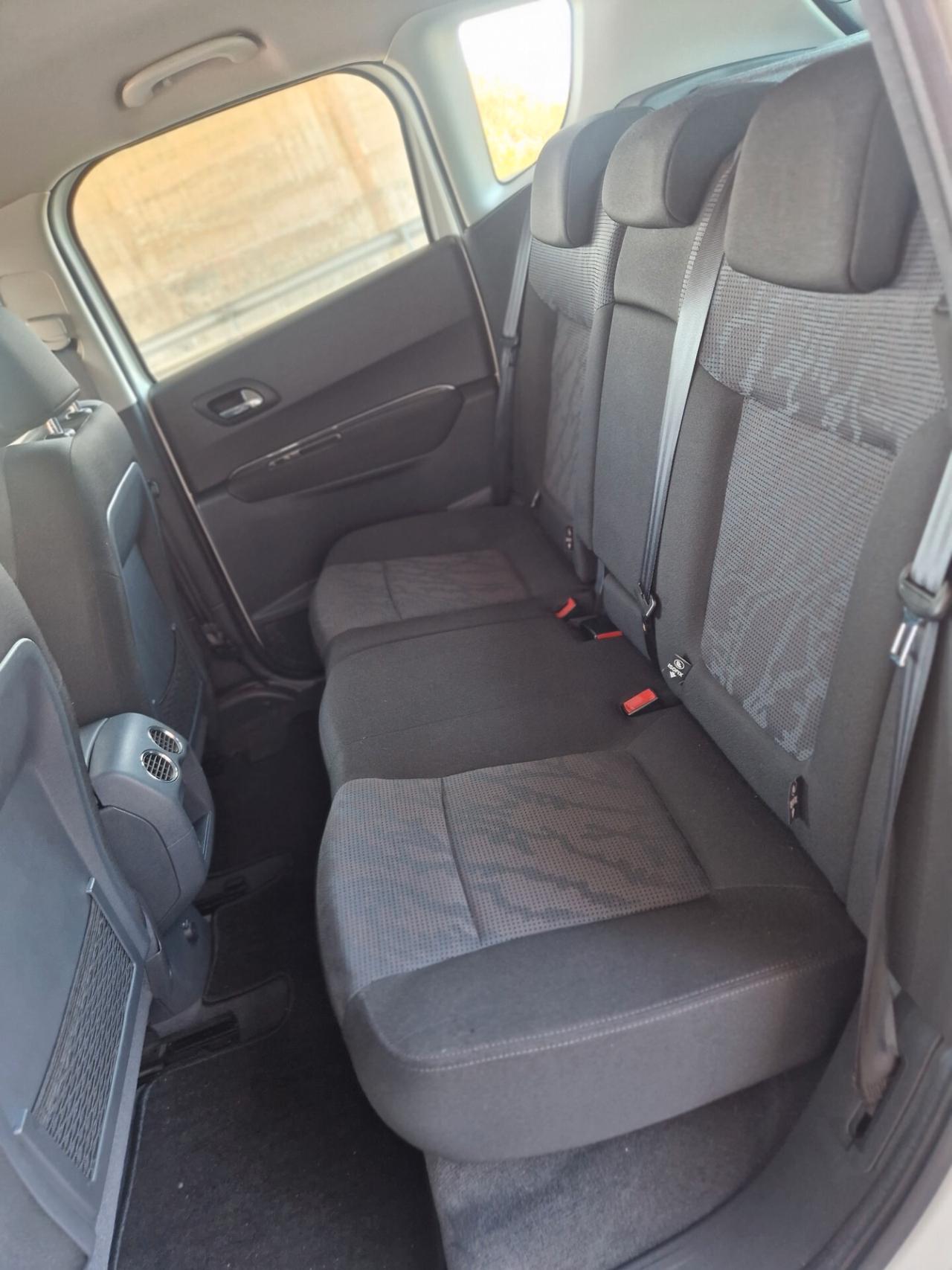 Peugeot 3008 1.6 HDi 110CV Business
