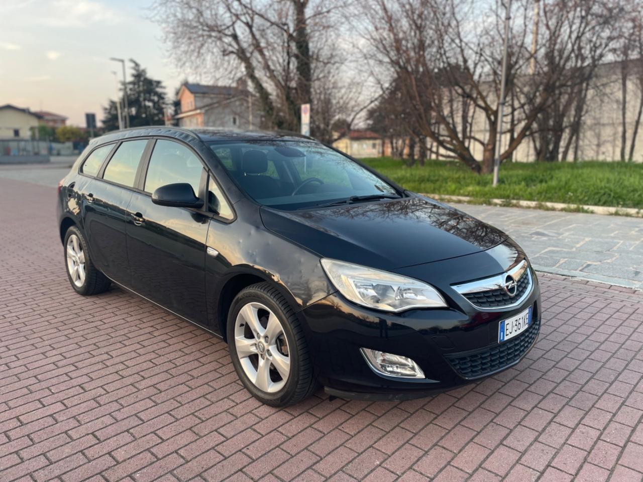 Opel Astra 1.7 CDTI 110CV Sports Tourer Cosmo