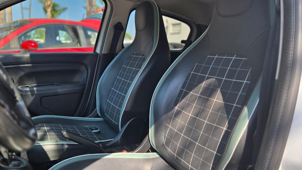 Renault Twingo 0.9 tce La Parisienne 90cv edc Uff Italy Clima USB