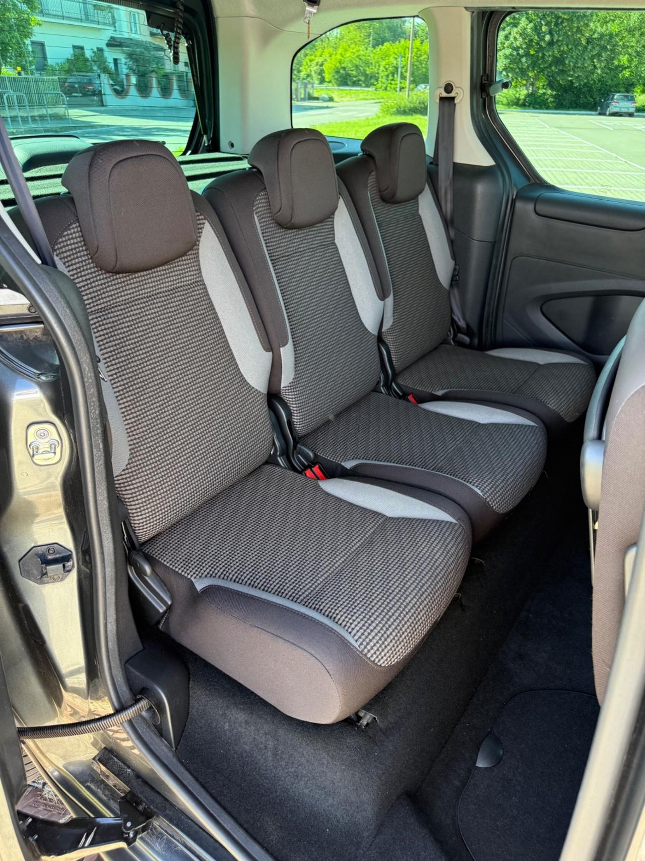 Peugeot Partner Tepee 1.6 HDi 92CV 5Posti*Sensori*Aux*Cerchi
