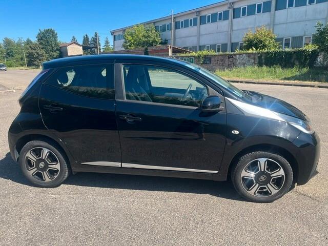 Toyota Aygo 1.0 VVT-i 69 CV 5 porte x-clusiv