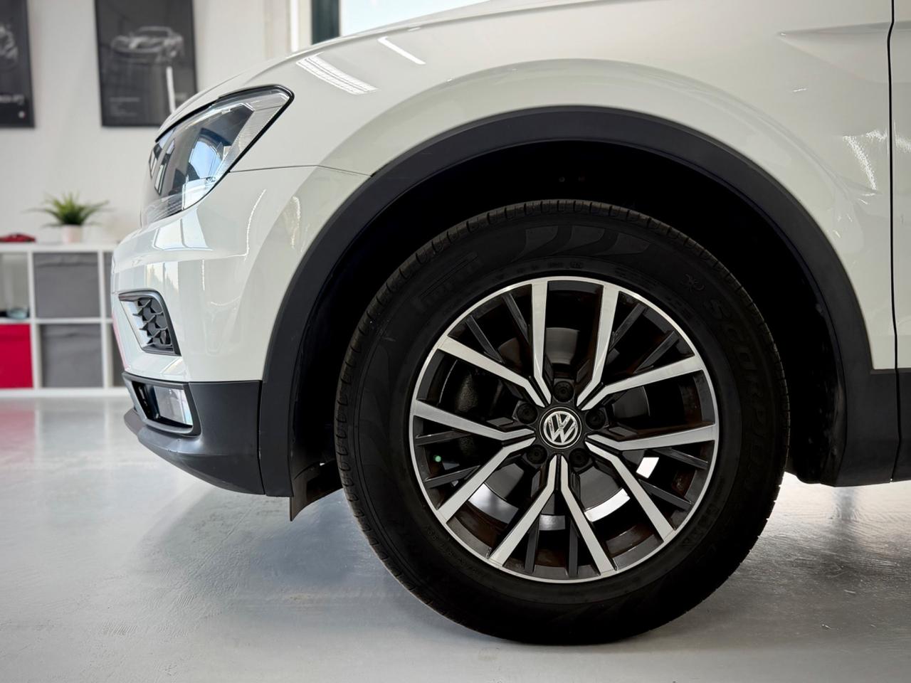 Volkswagen Tiguan 2.0 TDI SCR DSG 4MOTION Business BMT