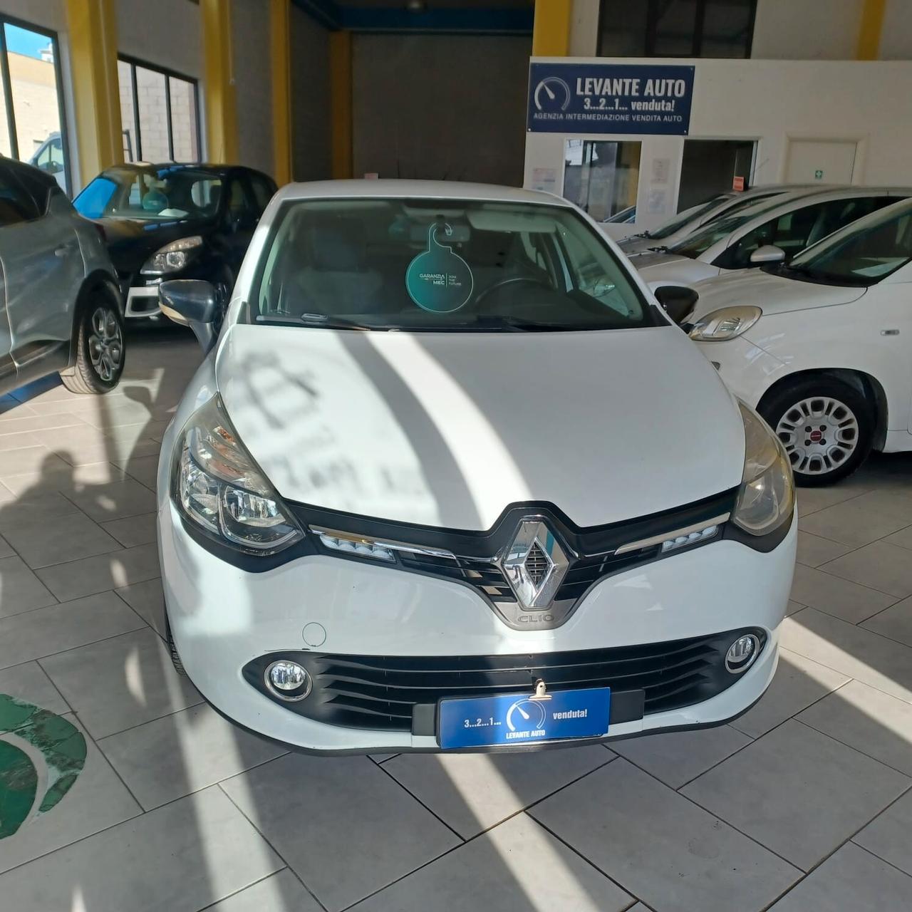 UNICO PROPRIETARIO CLIO 1.5 DCI NEOPATENTATI