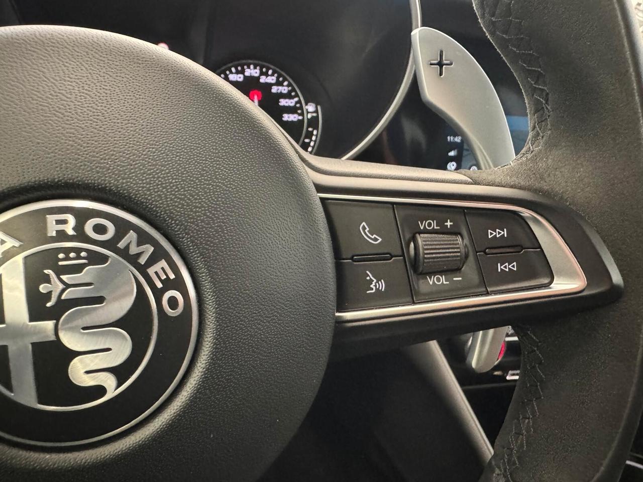 Alfa Romeo Giulia 2.9 V6 Bi-Turbo Quadrifoglio solo 6.000km