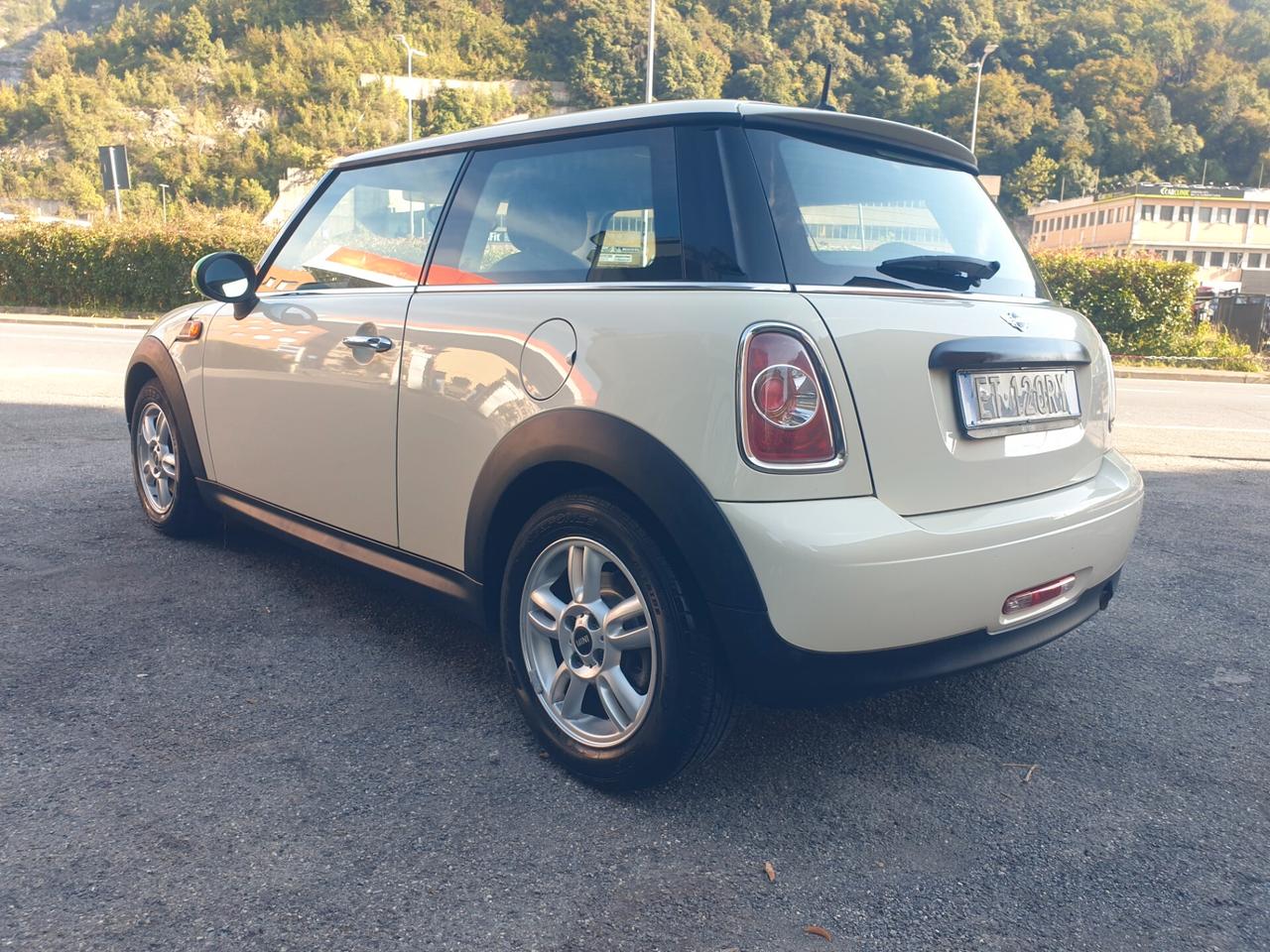 Mini 1.6 16V One (55kW)