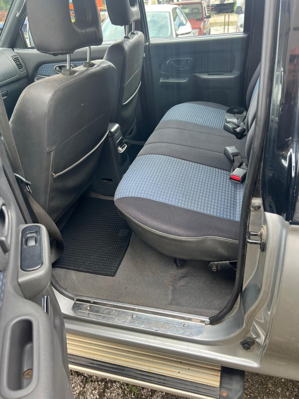 Mitsubishi L200 2.5 TDI 4WD Double Cab Pick-up GL