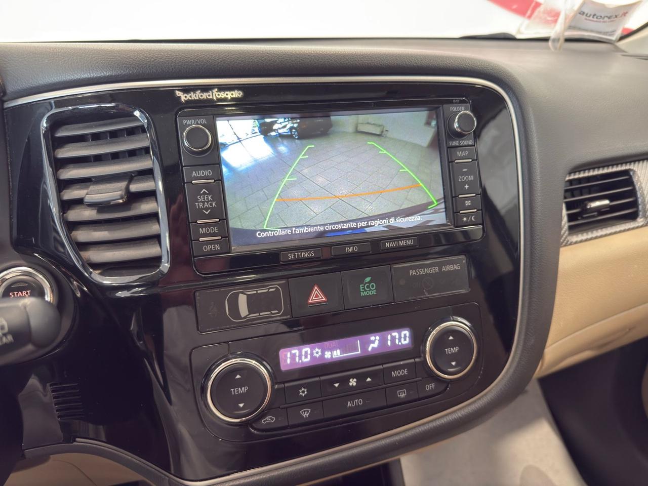 Mitsubishi Outlander 2.2 DI-D 4WD Instyle 7p. *PELLE *TETTO * NAVI