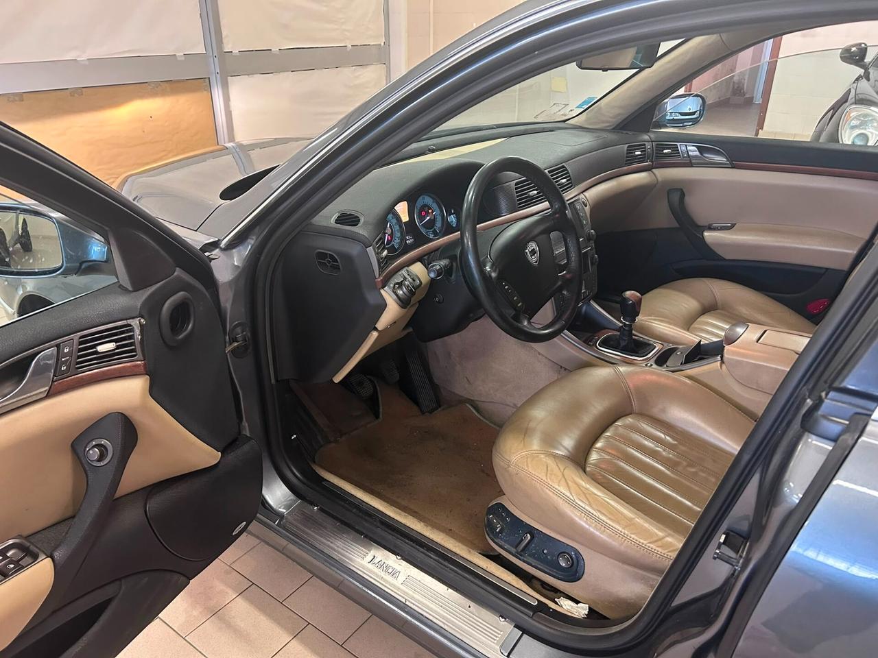 Lancia Thesis 2.4 JTD 20V Emblema