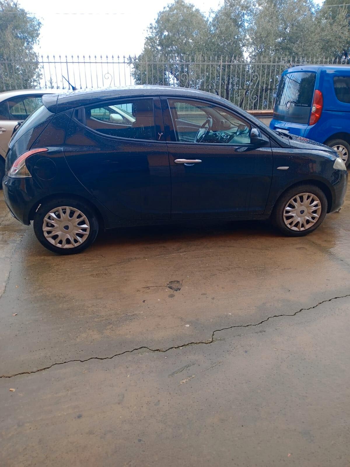 Lancia Ypsilon 1.2 69 CV 5 porte GPL