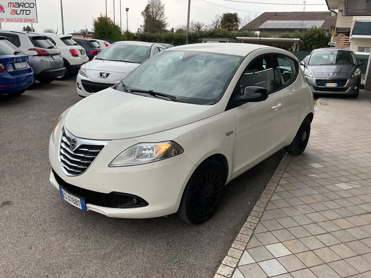 Lancia Ypsilon 1.2 benzina Neopatentati