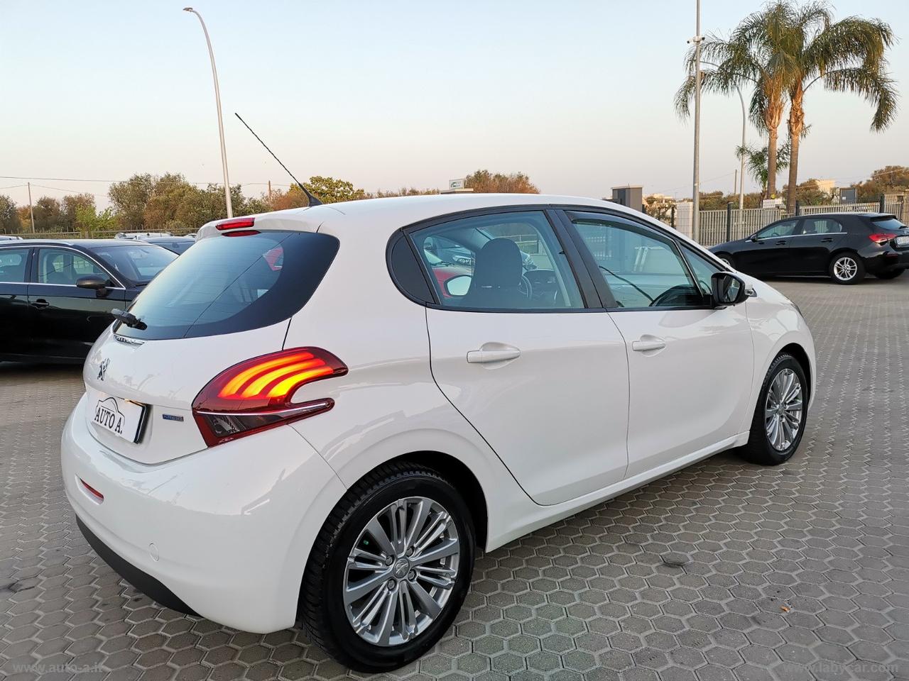 PEUGEOT 208 PureTech 82 5p. Allure
