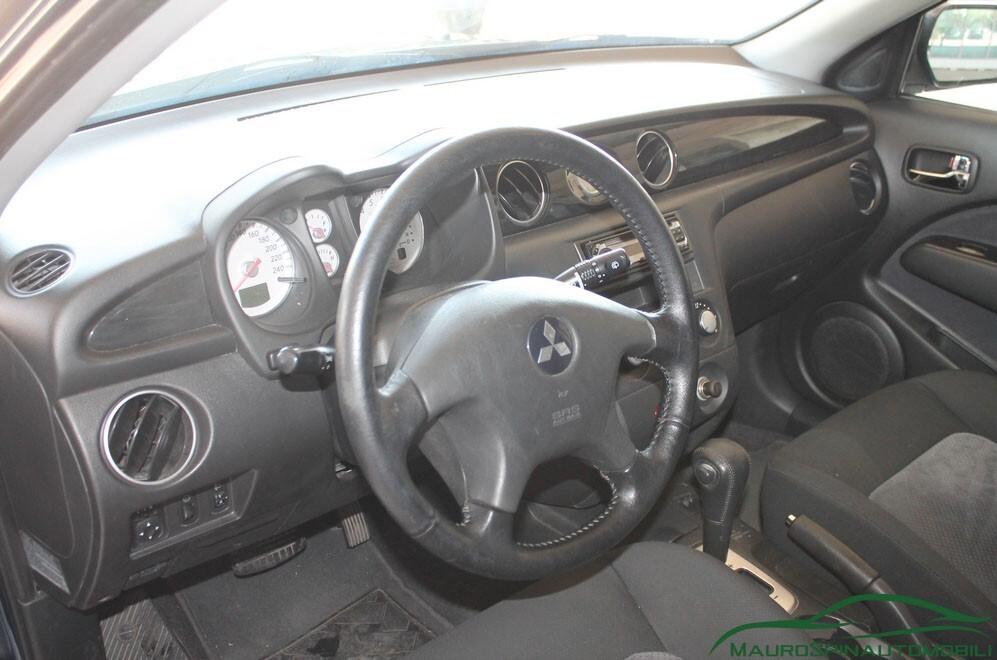 Mitsubishi Outlander 2.4i 16V 4WD Sport