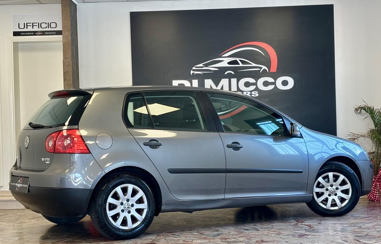 Volkswagen Golf 1.6 16V FSI 5p. Sportline