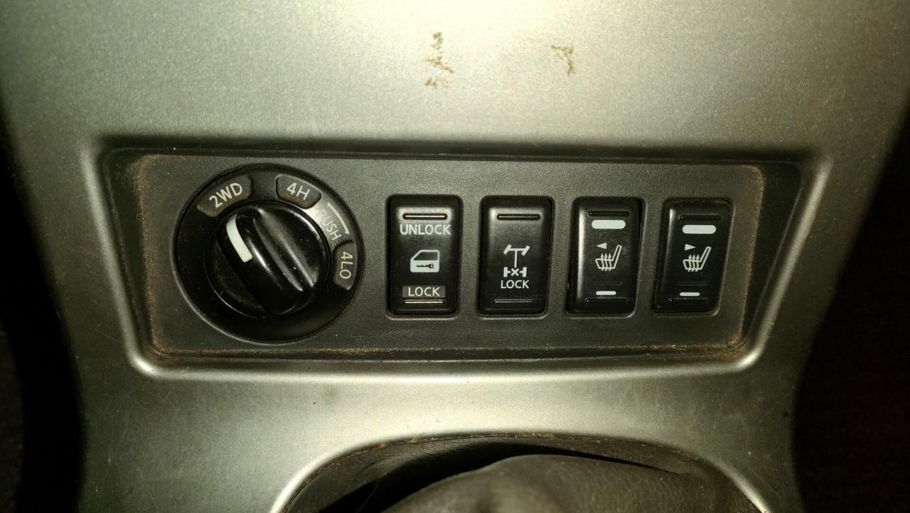 Nissan Navara 2.5 dCi 4p Double Cab LE