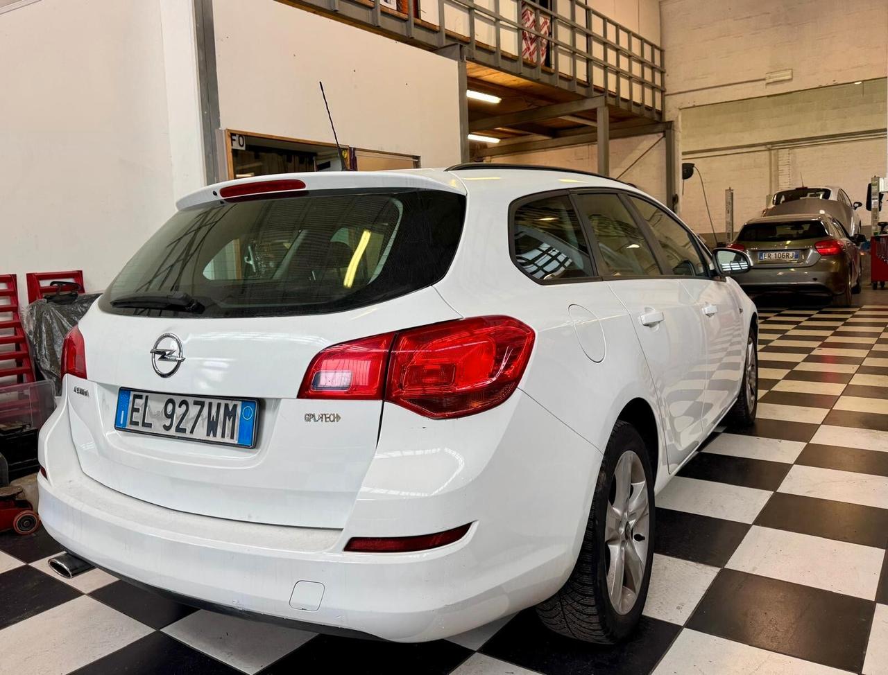 Opel Astra 1.4 Turbo 140CV Sports Tourer GPL Tech Elective