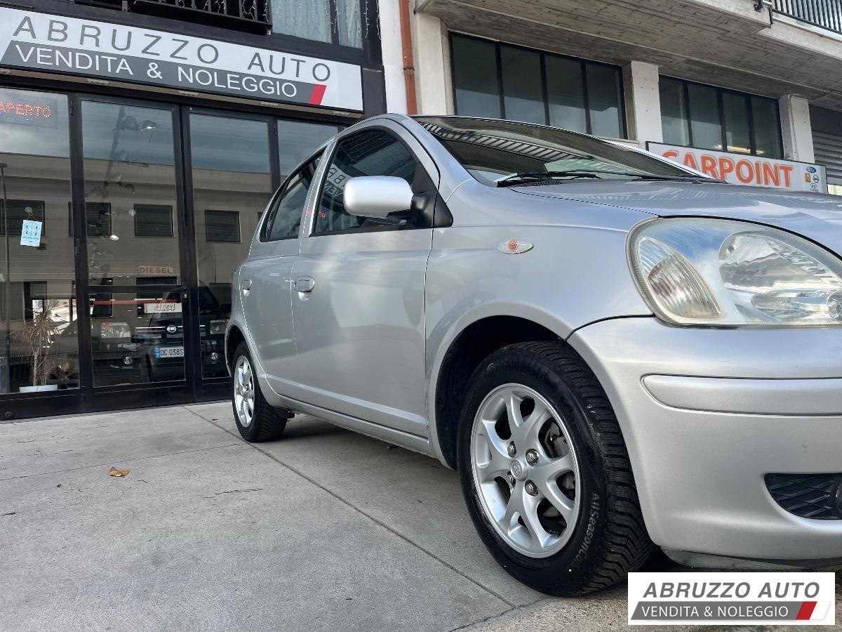 TOYOTA Yaris 1.0 5p. Sol KM 128.000
