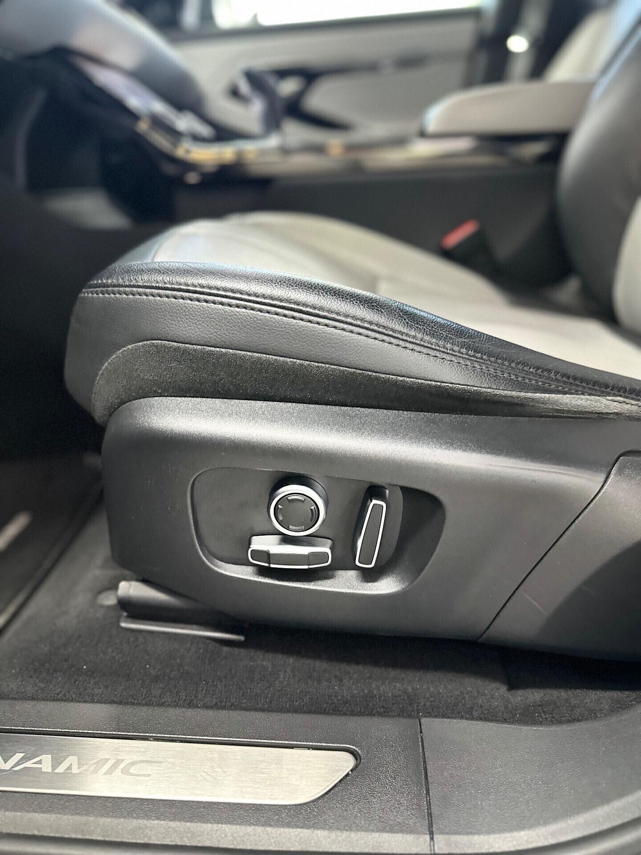 Land Rover Range Evoque 2.0D I4 204 CV AWD Auto R-Dynamic HSE