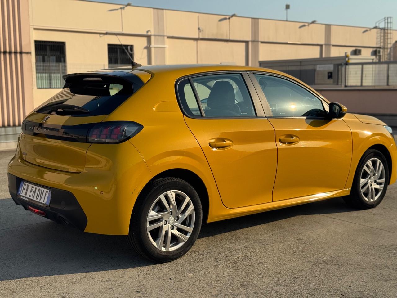 PEUGEOT 208 BLUEHDI PARI ALL NUOVO GARANZIA 12 MESI