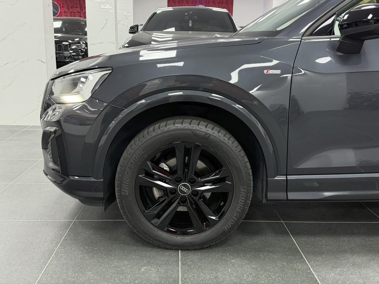 Audi Q2 35 TDI quattro S tronic Identity Black