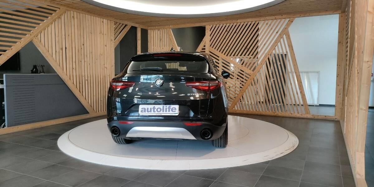 Alfa Romeo Stelvio 2.2 t Business rwd 160cv auto