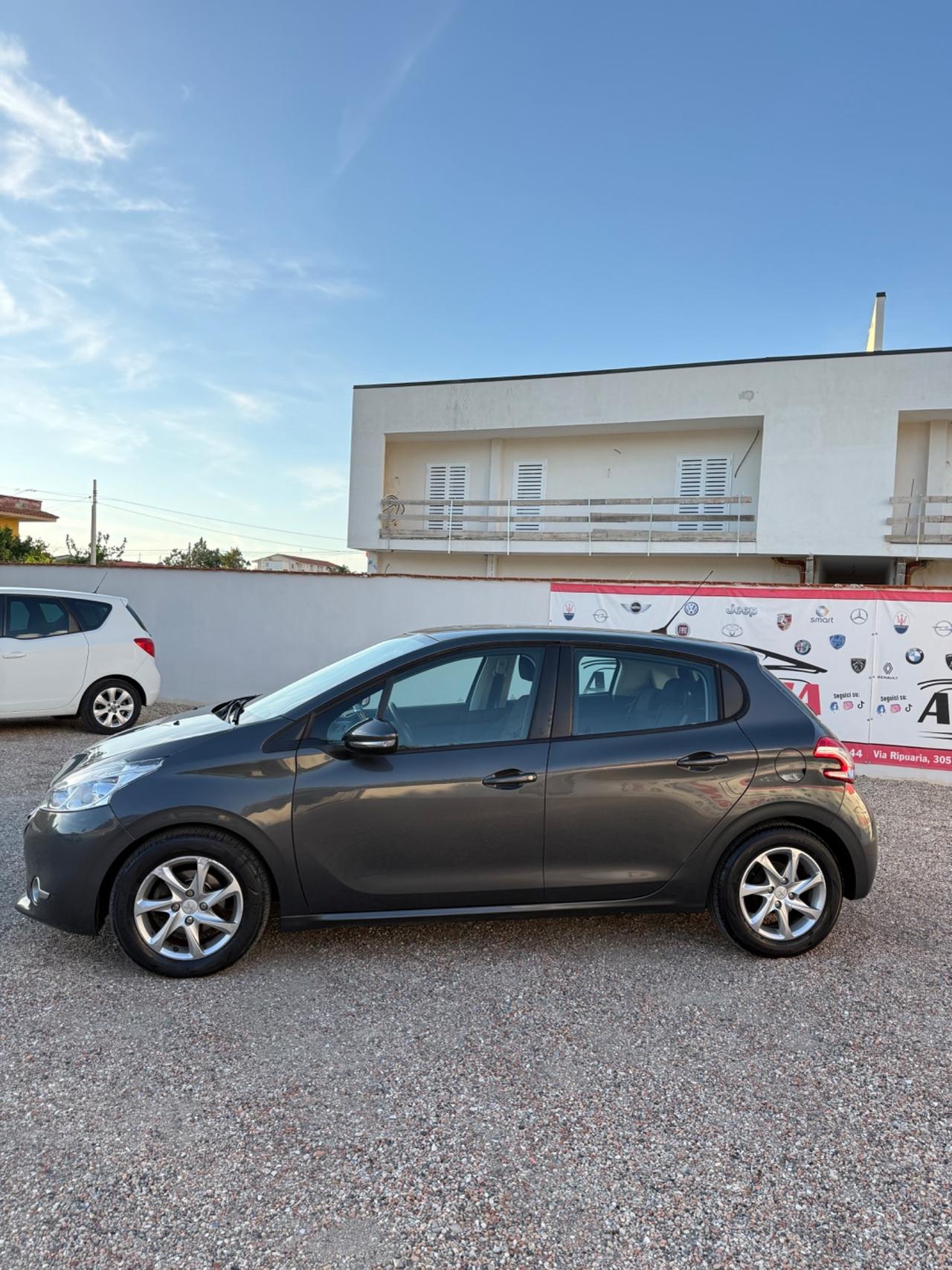 Peugeot 208 1.4 HDi 68 CV 5 porte Allure