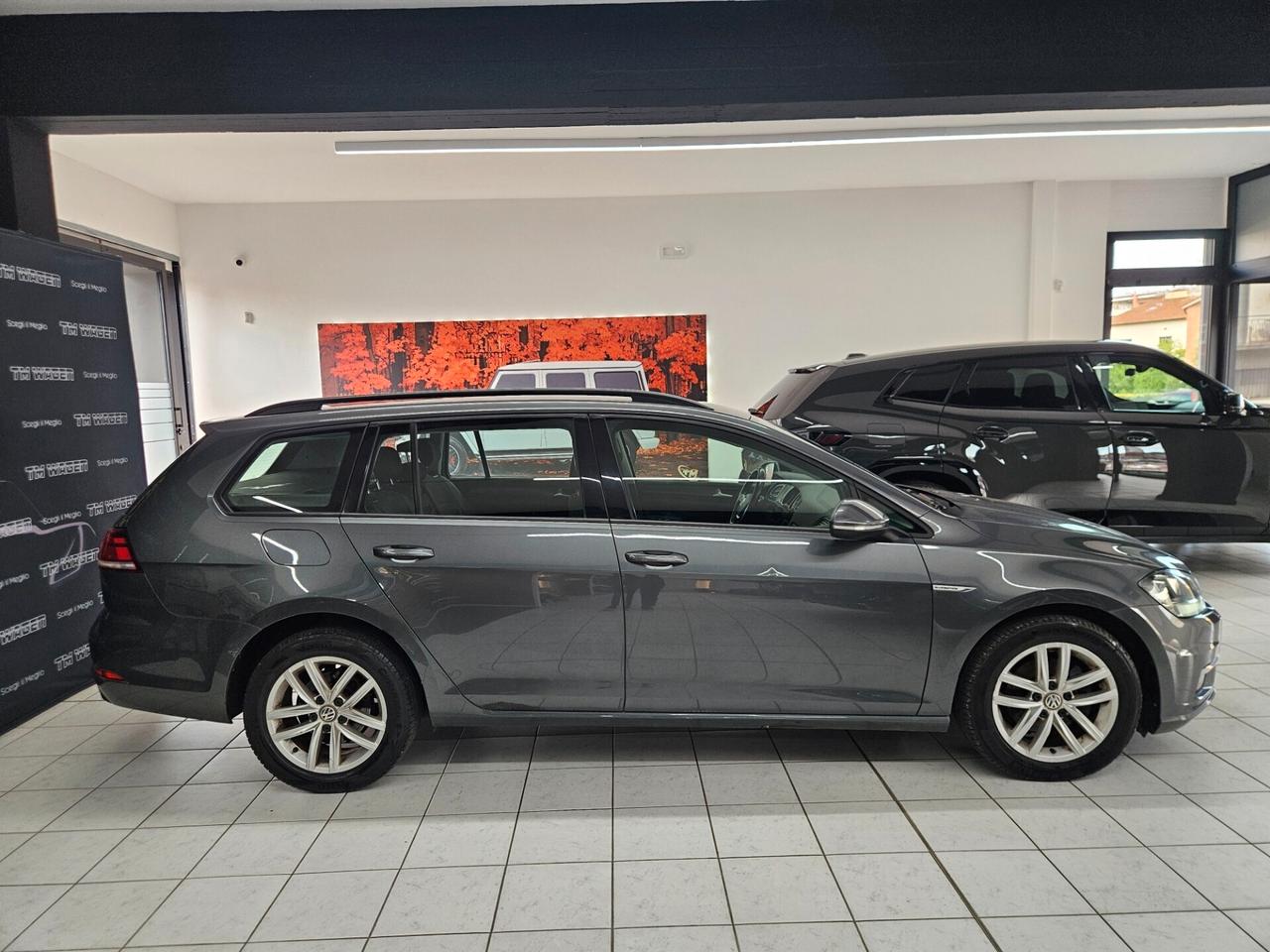 Volkswagen Golf Variant 1.4 tgi Business 110cv
