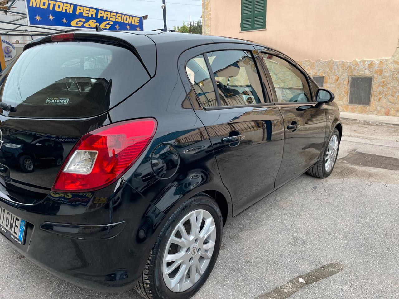 Opel Corsa 1.2 5 porte Enjoy
