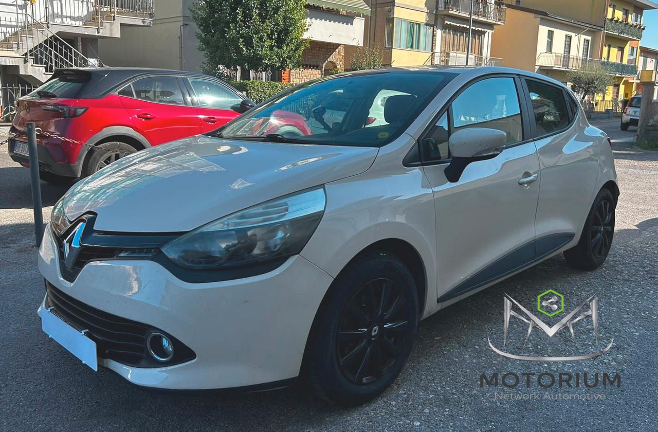 Renault Clio 5P Duel