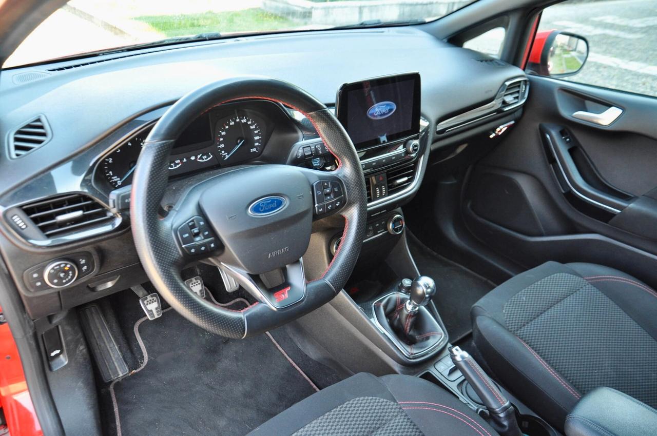 FORD FIESTA 5p 1.0 ECOBOOST ST-LINE 100cv, UNICOPROPRIETARIO, SERVICE FORD, EURO 6D, APPLE ANDROID, 17", PERMUTE