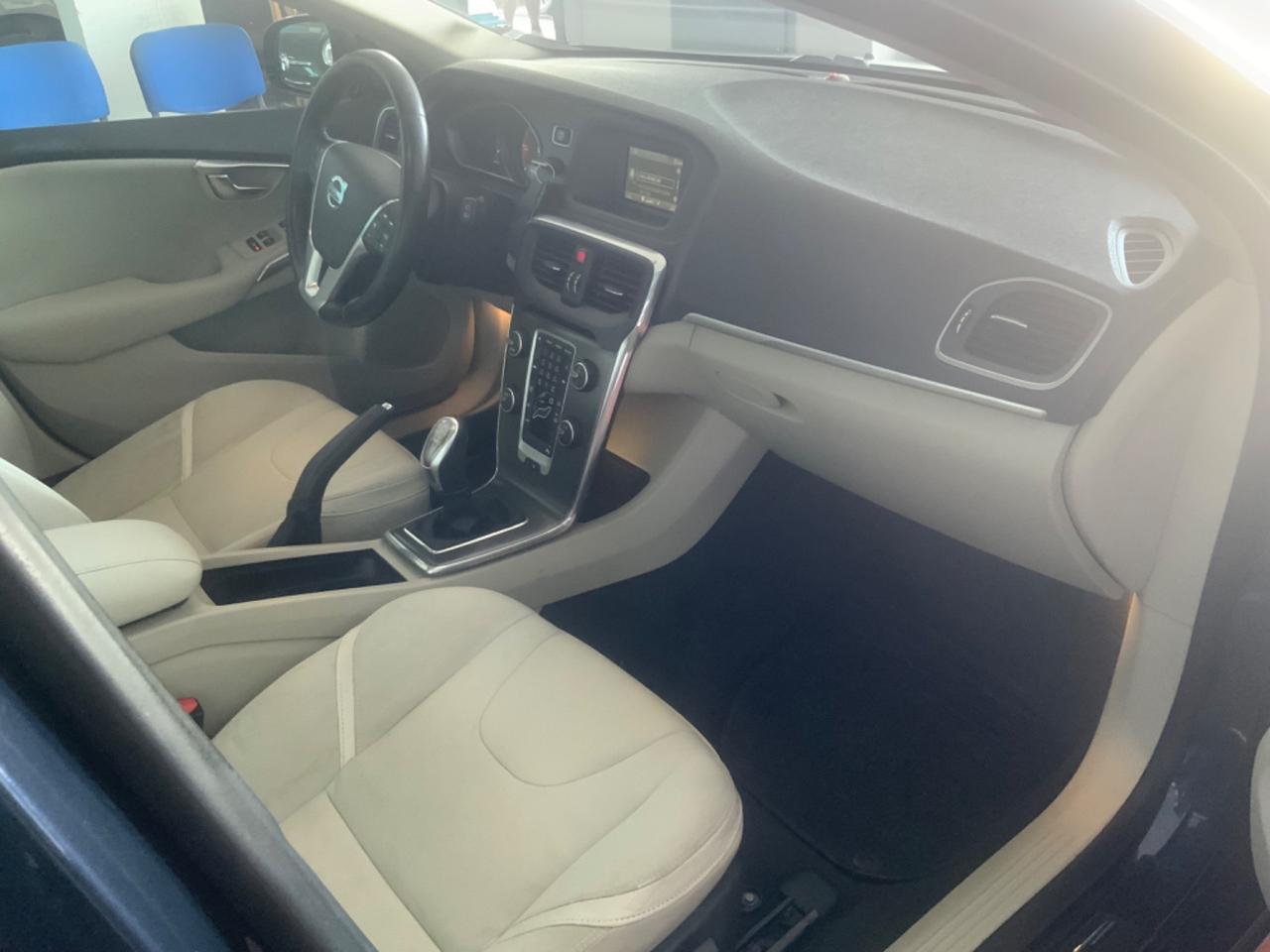 Volvo V40 D2 1.6 Momentum