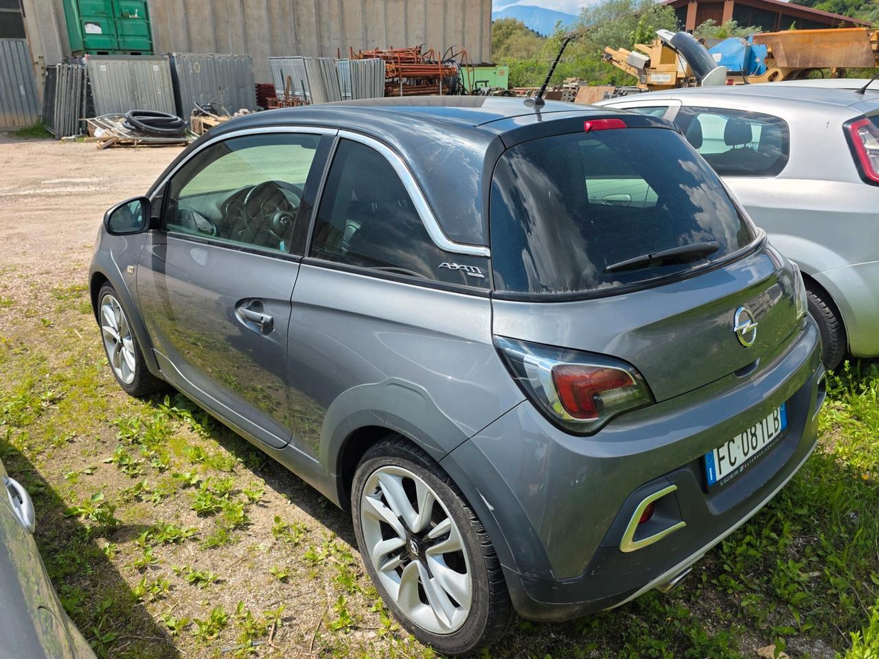 Opel Adam 1.2 70 CV anno 2016 90.000km