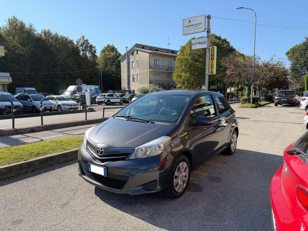 TOYOTA - Yaris - 1.0 3 porte Active NEOPATENTATI