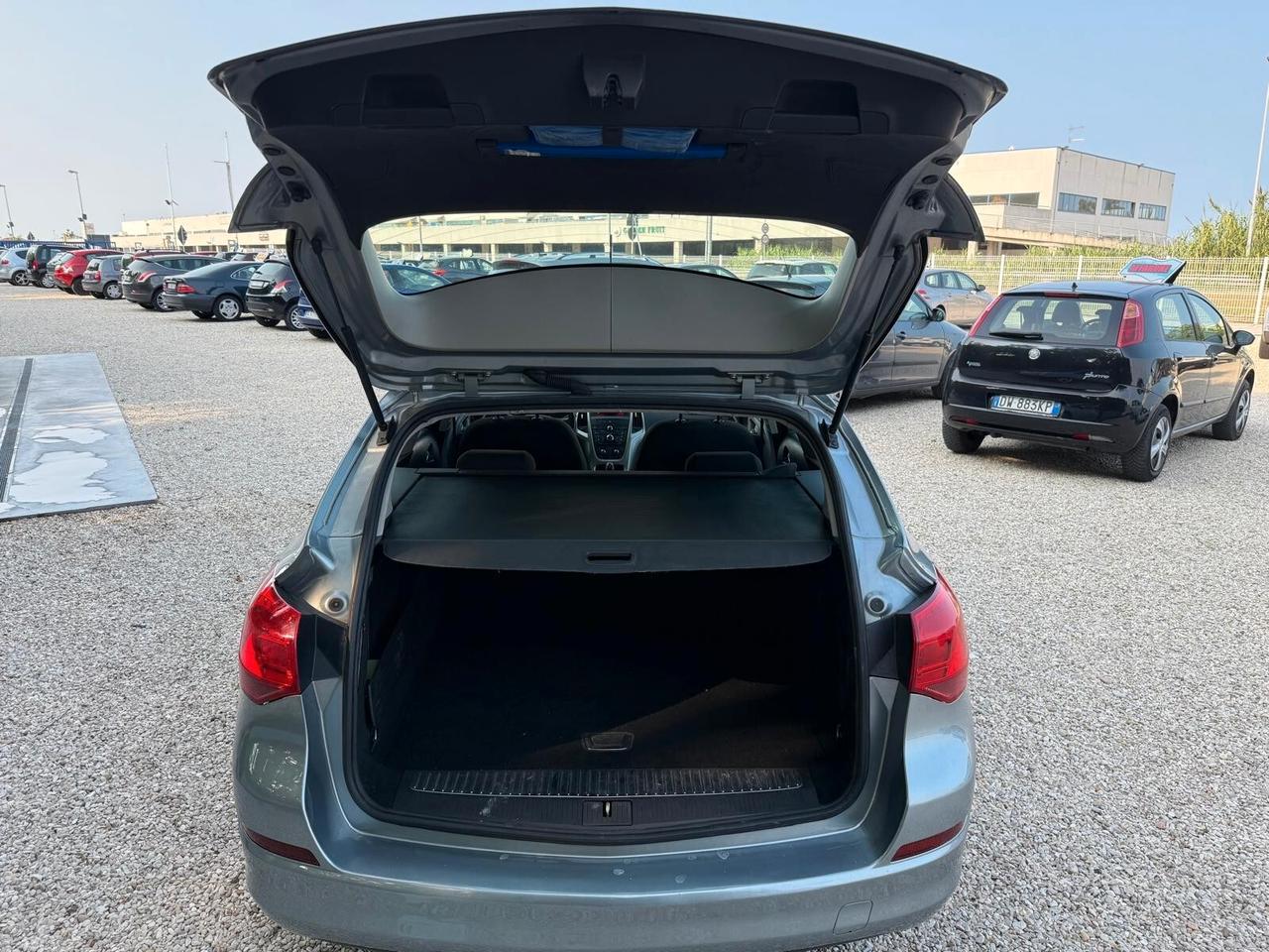 Opel Astra 1.4 100CV Sports Tourer Cosmo