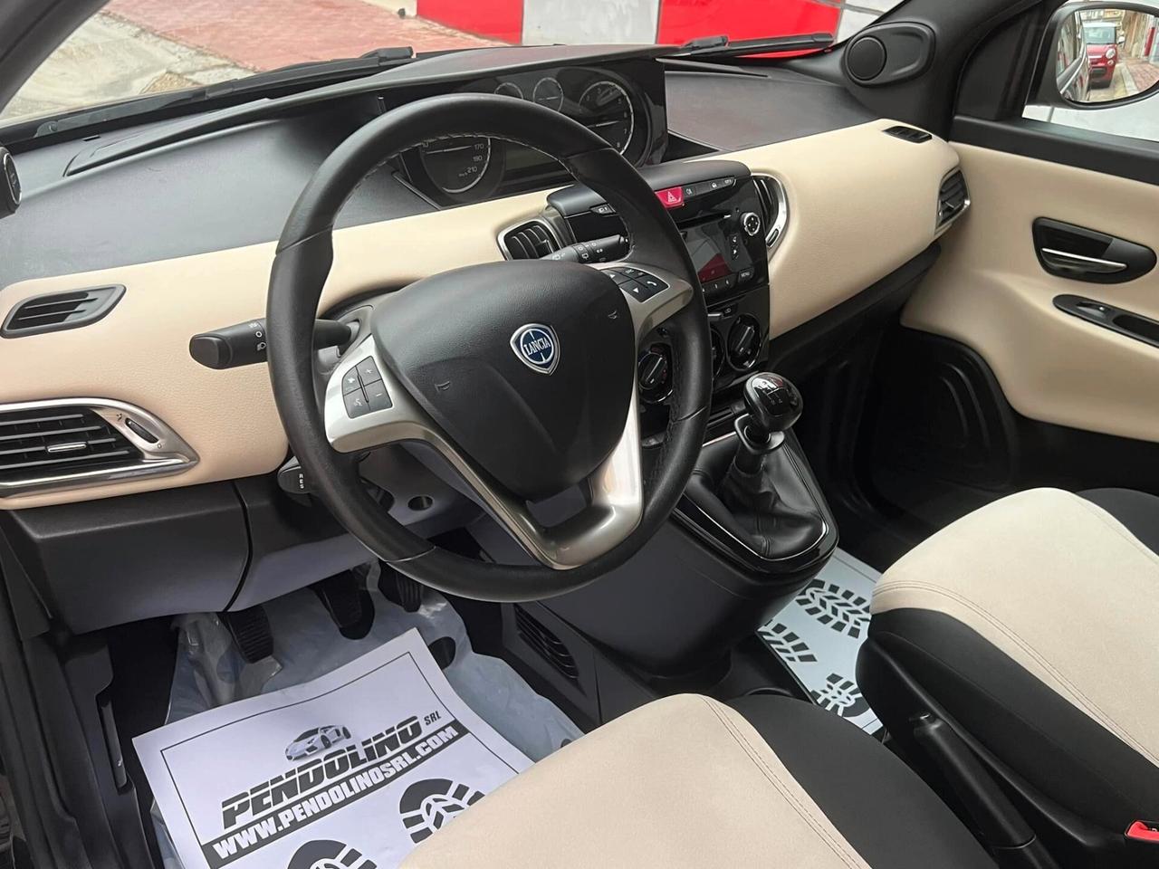 Lancia Ypsilon 1.2 69 CV 5 porte Gold