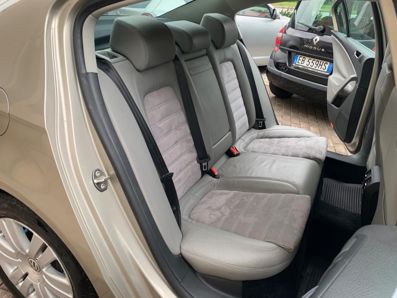 Volkswagen Passat 2.0 TDI DPF DSG Highline