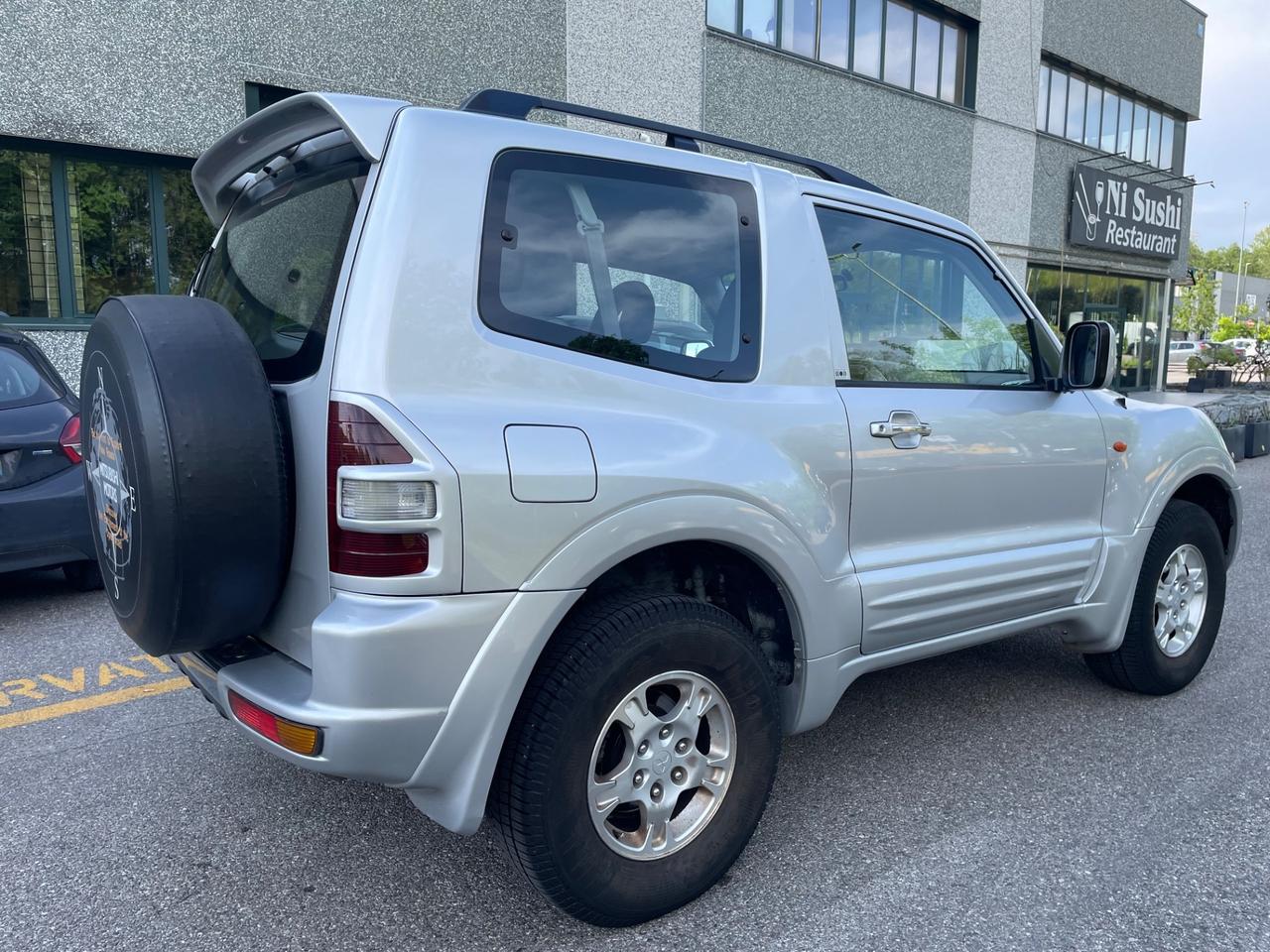 Mitsubishi Pajero 3.2 16V DI-D 3p. GLS1
