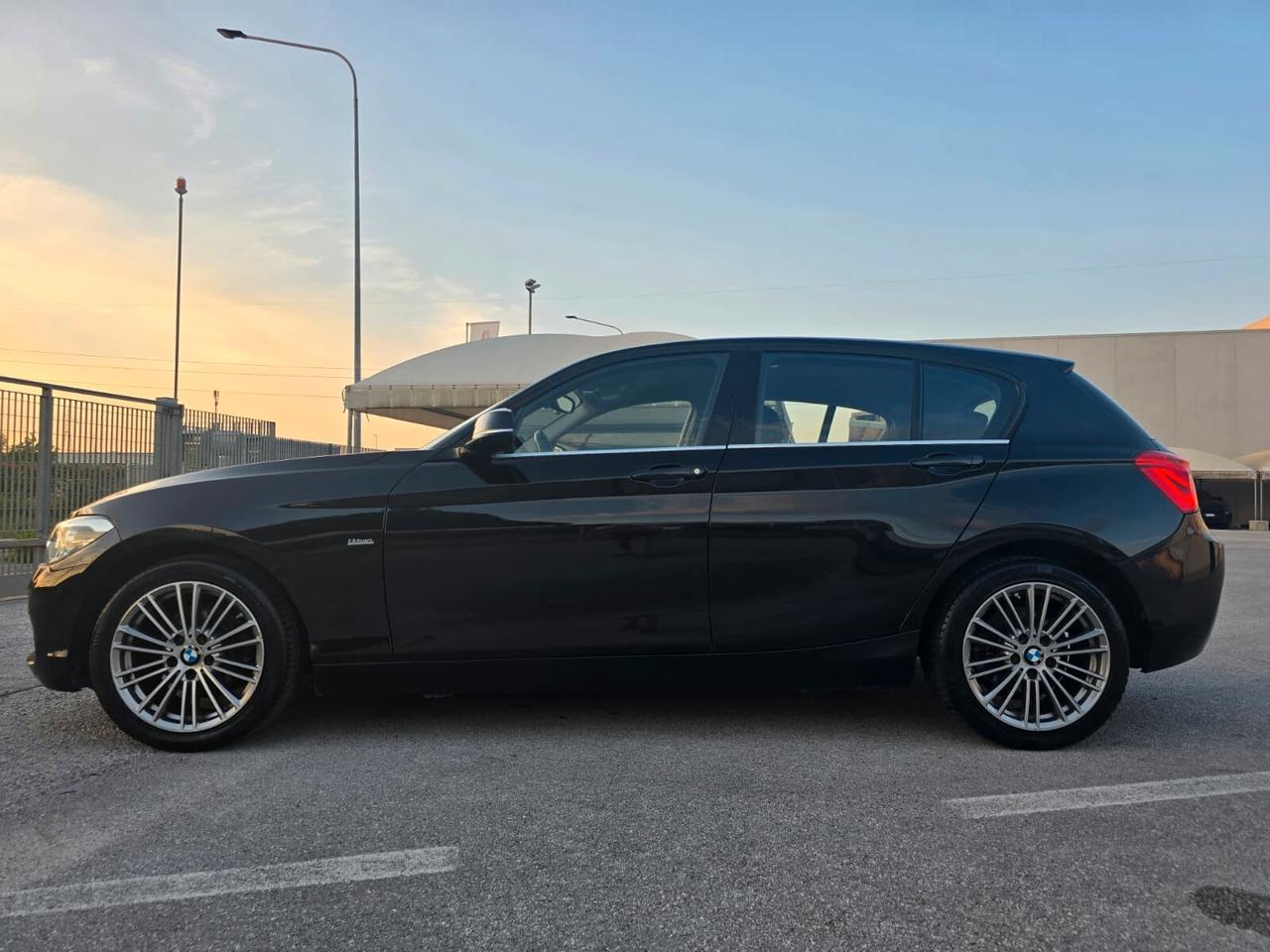Bmw 116d 5p. Urban