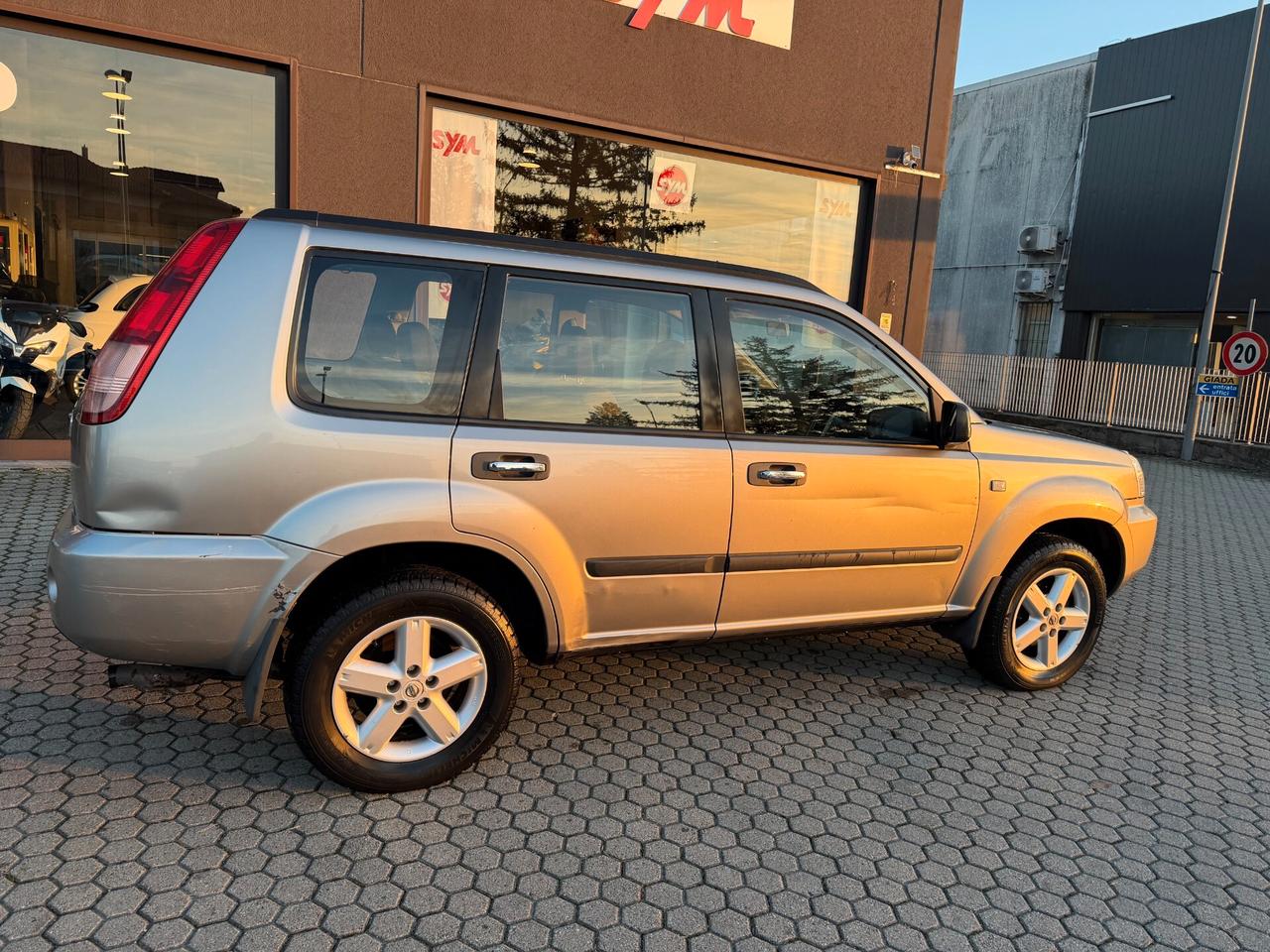 Nissan X-Trail 2.2 dCi Sport