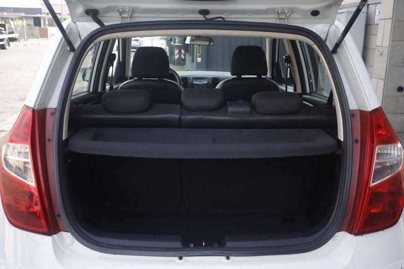 Hyundai i10 Hyundai i10 1.1 Like bluedrive Gpl 51KW ANNO 2012