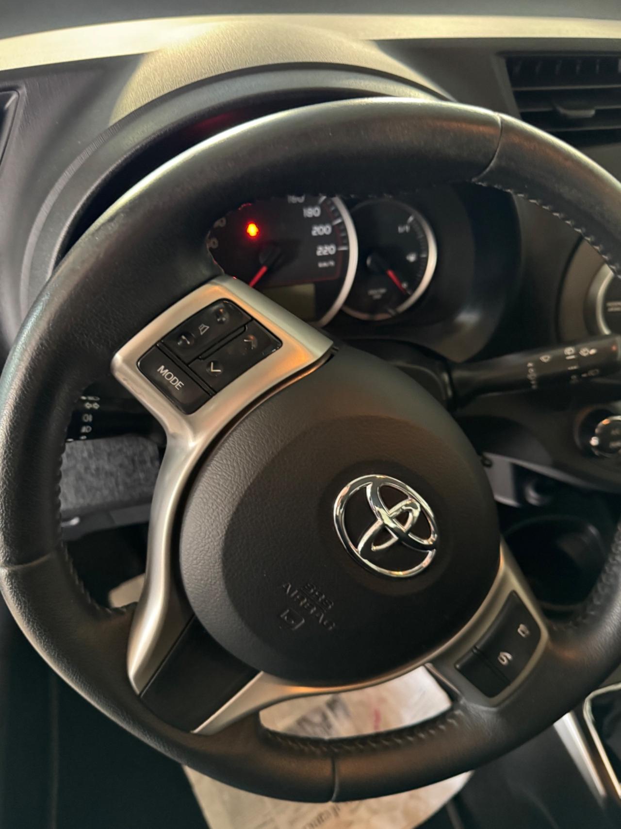 Toyota Yaris 1.4 D-4D 5 porte Lounge