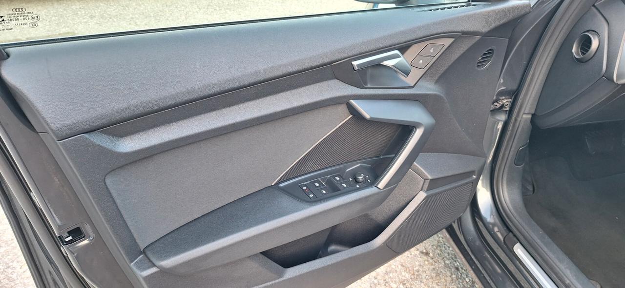 Audi A3 SPORTBACK 30 TFSI MHEV S tronic Business Advanced