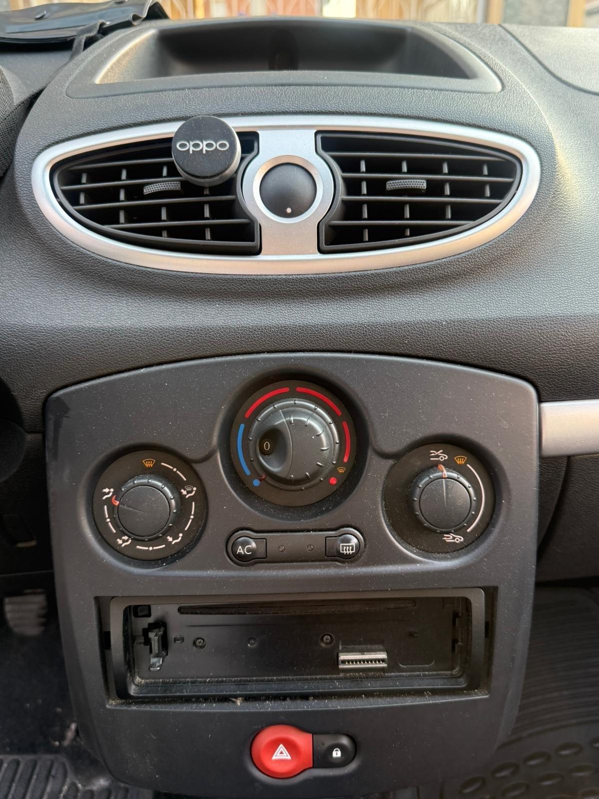 Renault Clio 1.2 16V 5 porte Luxe