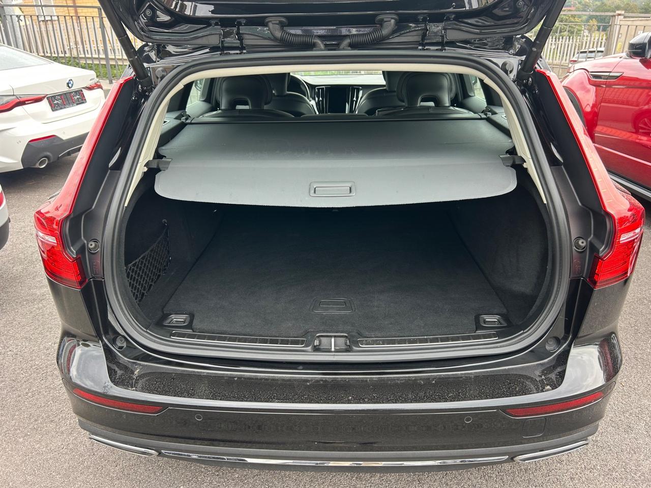 Volvo V60 T6 Recharge AWD Plug-in Hybrid Inscription