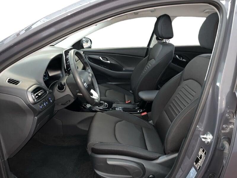 Hyundai i30 2024 5p 1.0 t-gdi 48V Business 100cv dct