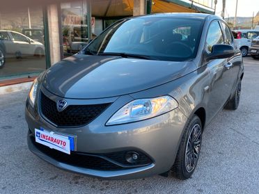 Lancia Ypsilon 1.0 FireFly 5 porte S&S Hybrid Ecochic Silver