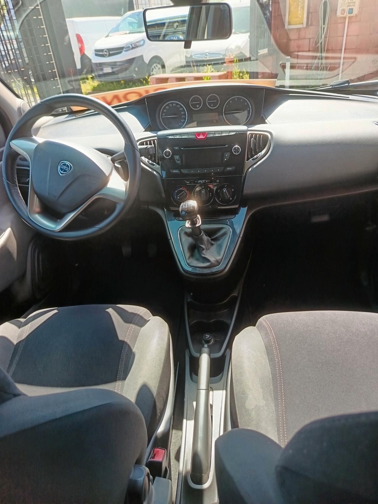 Lancia Ypsilon 1.2 69 CV 5 porte Gold