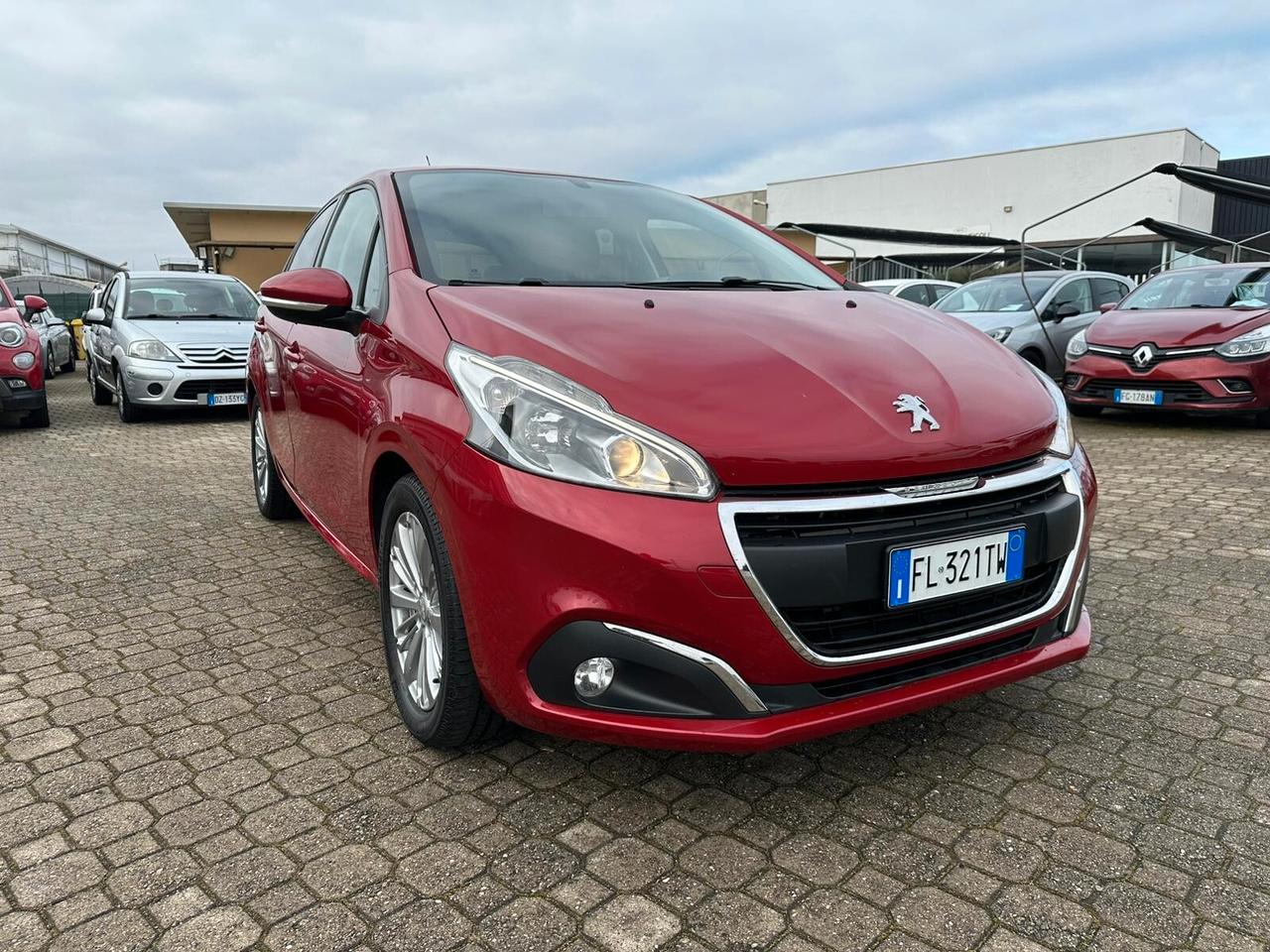 Peugeot 208 PureTech 82 5 porte Allure