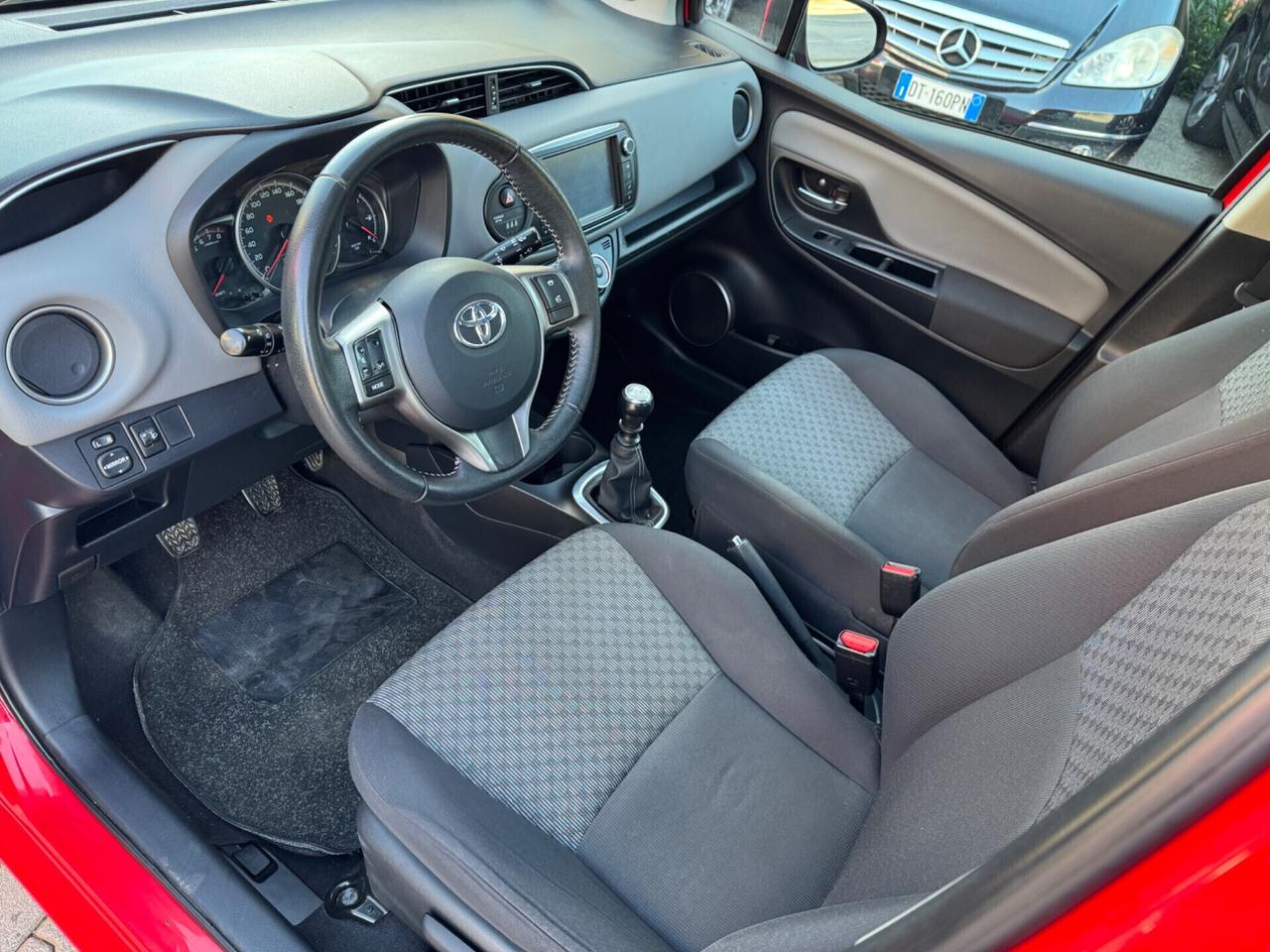 Toyota Yaris 1.3 5 porte Lounge OK NEOPATENTATI